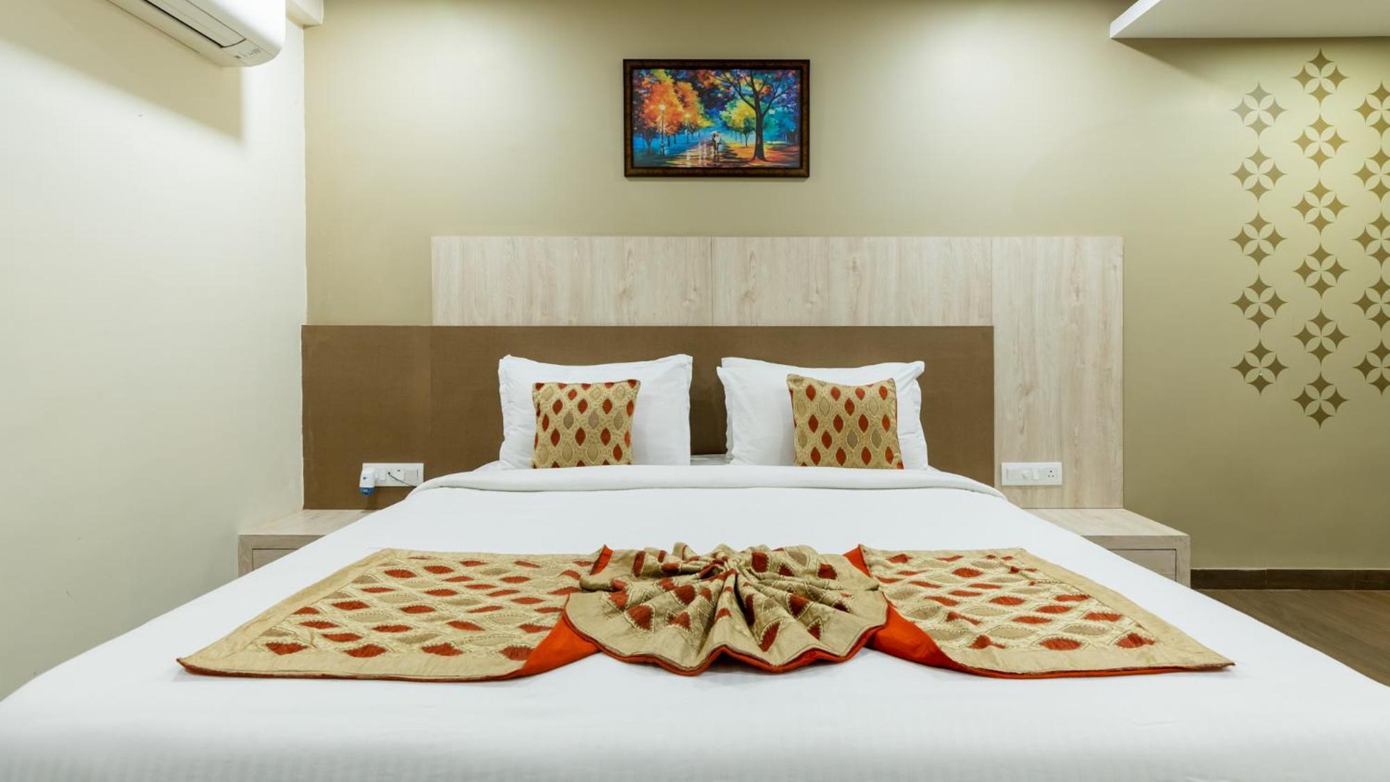 Monk'S Nirvanaa Hotel & Resort Indaur Kültér fotó
