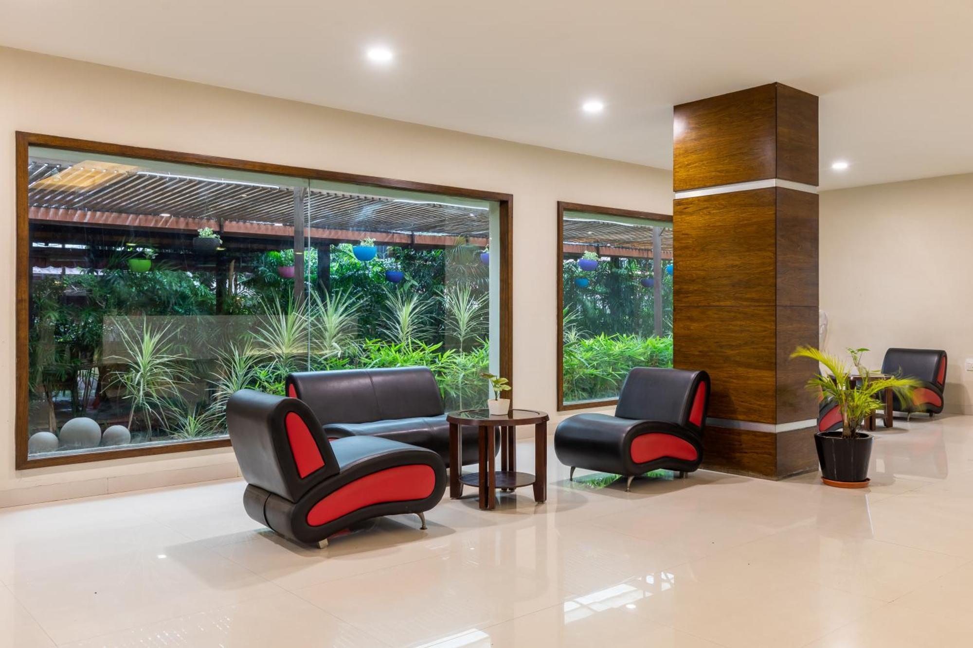 Monk'S Nirvanaa Hotel & Resort Indaur Kültér fotó